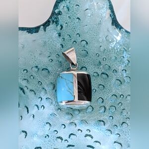 VINTAGE JRI MEXICO 925 STERLING SILVER TURQUOISE/BLACK ONYX PENDANT